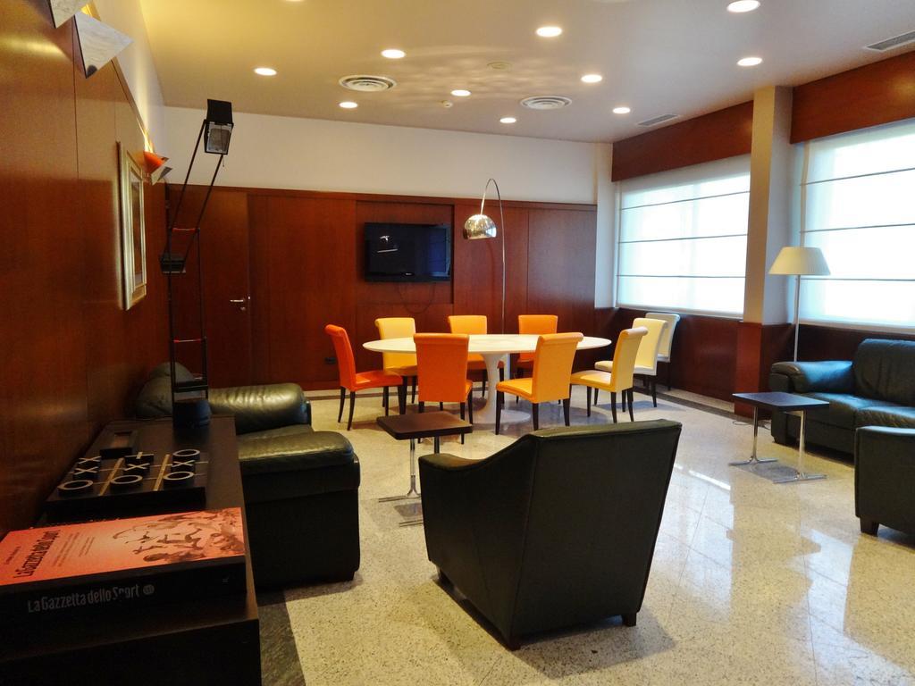 Hotel Excelsior Magenta Luaran gambar