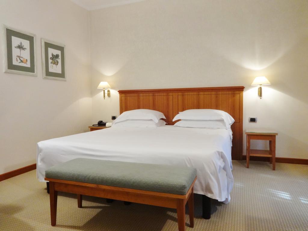 Hotel Excelsior Magenta Luaran gambar