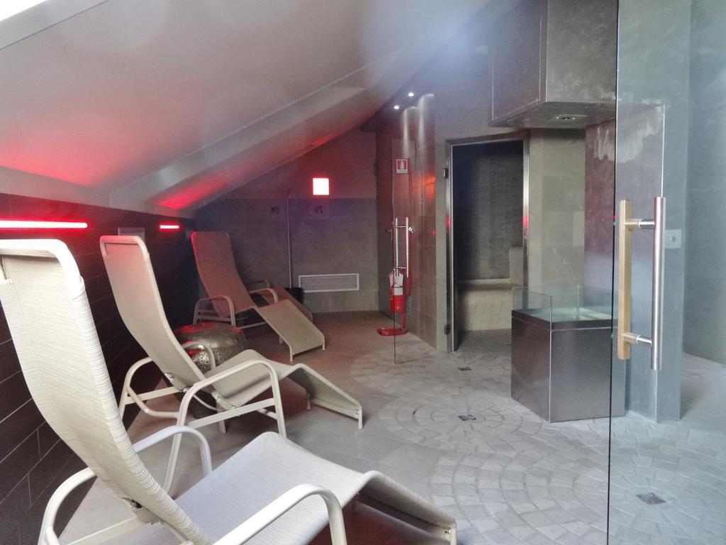 Hotel Excelsior Magenta Luaran gambar