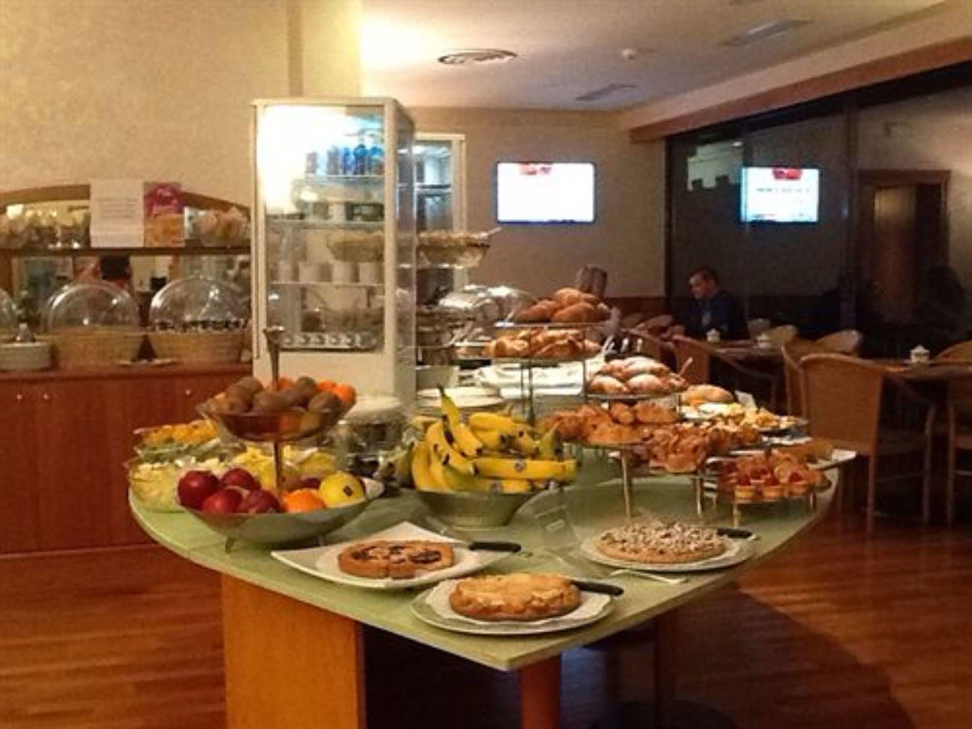 Hotel Excelsior Magenta Luaran gambar